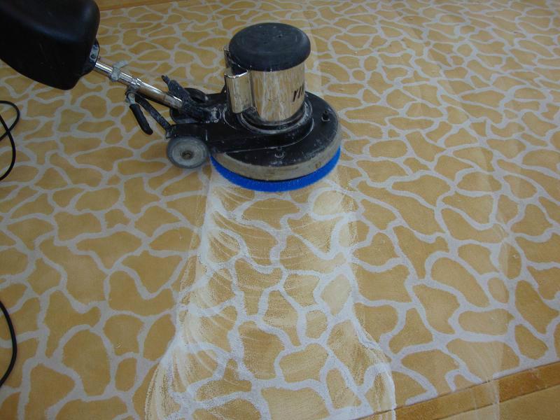 南昌保洁公司分享地毯清洗方式